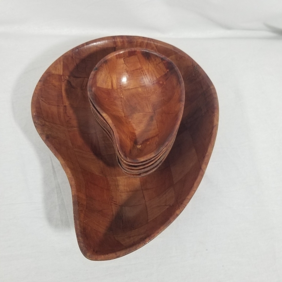 Vintage mid century wood parquet pattern walnut color salad bowls set of 7 - Picture 6 of 9